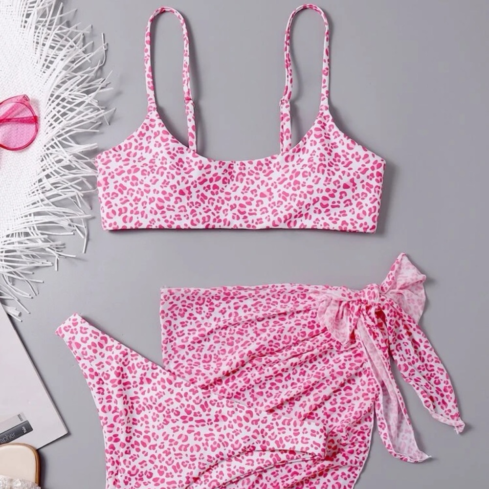 Womens size small 3 piece bikini set NWT SHEIN